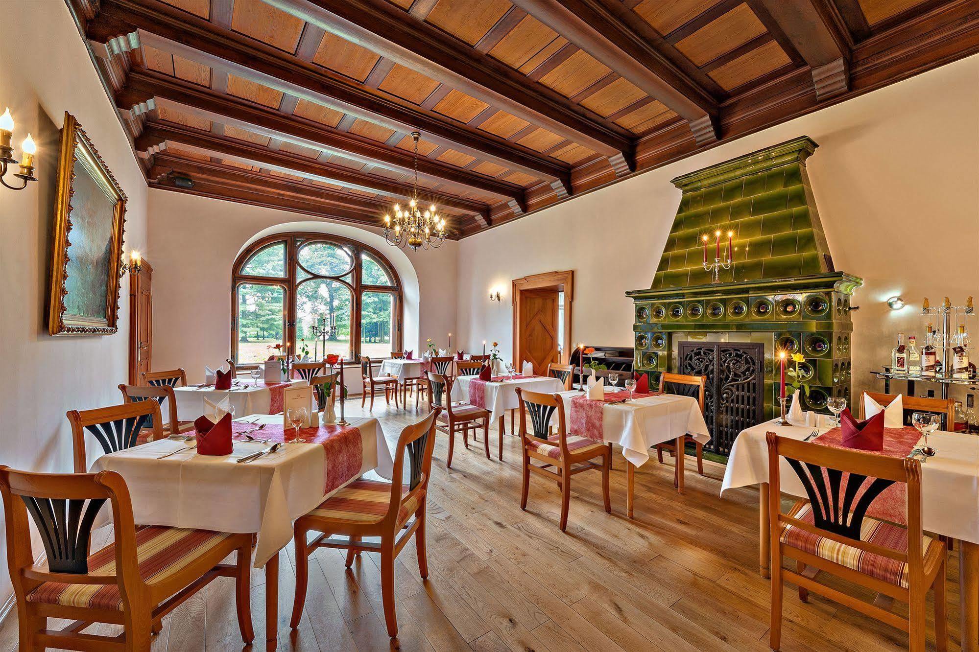 Schlosshotel Althoernitz Bertsdorf Buitenkant foto