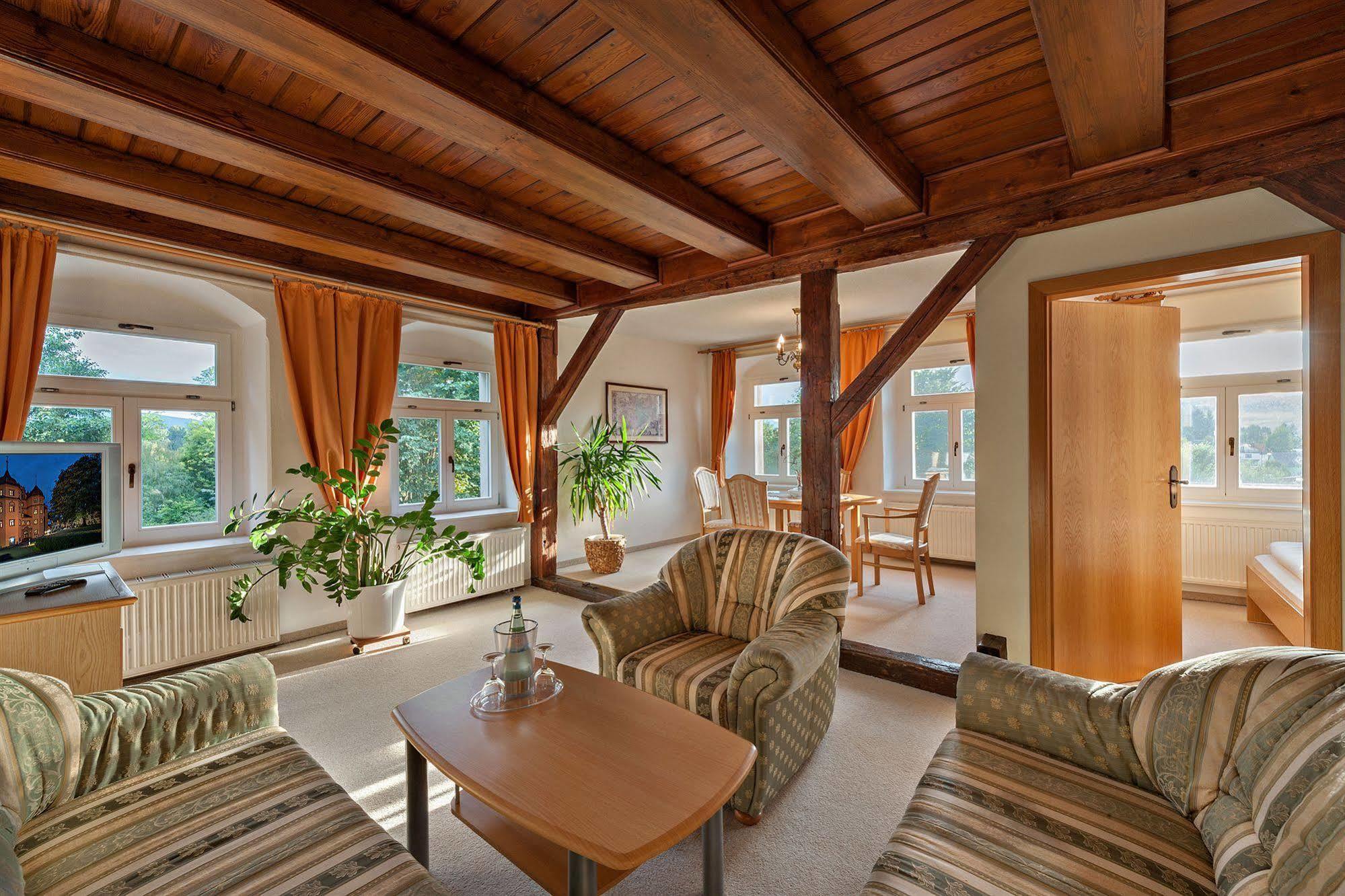 Schlosshotel Althoernitz Bertsdorf Buitenkant foto